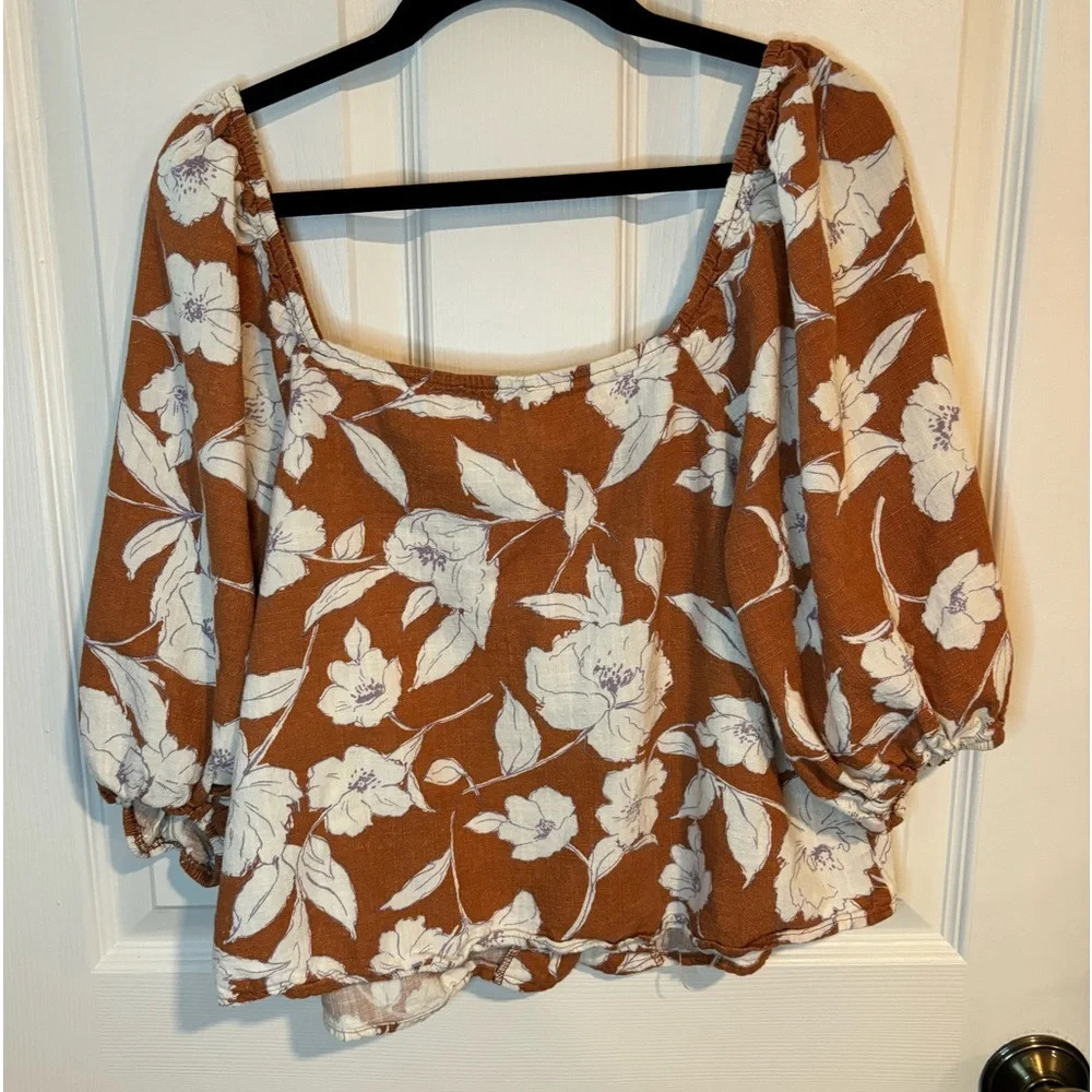 Lush floral linen blend top size L - Picture 3 of 10